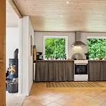 Lenaya - 1km From The Sea By Interhome *
