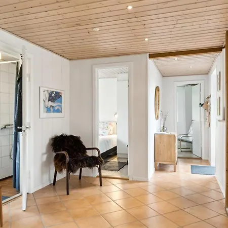 Lenaya - 1km From The Sea By Interhome